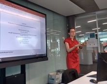 Image of  PhD Student Claire Barthélémy presenting insight of her doctoral dissertation “The Emotional Politics of the Humanitarian Gesture” for the monthly session of the History Brunches.