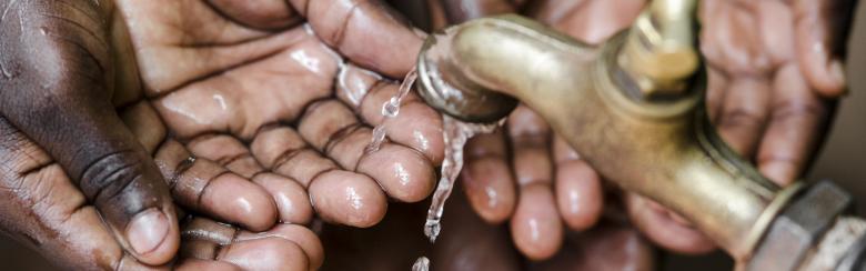 hands clean water